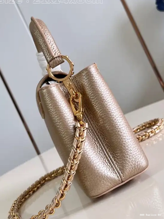 Aaa replica ru VUITTON LOUIS CAPUCINES MINI-21*14*8CM 0519